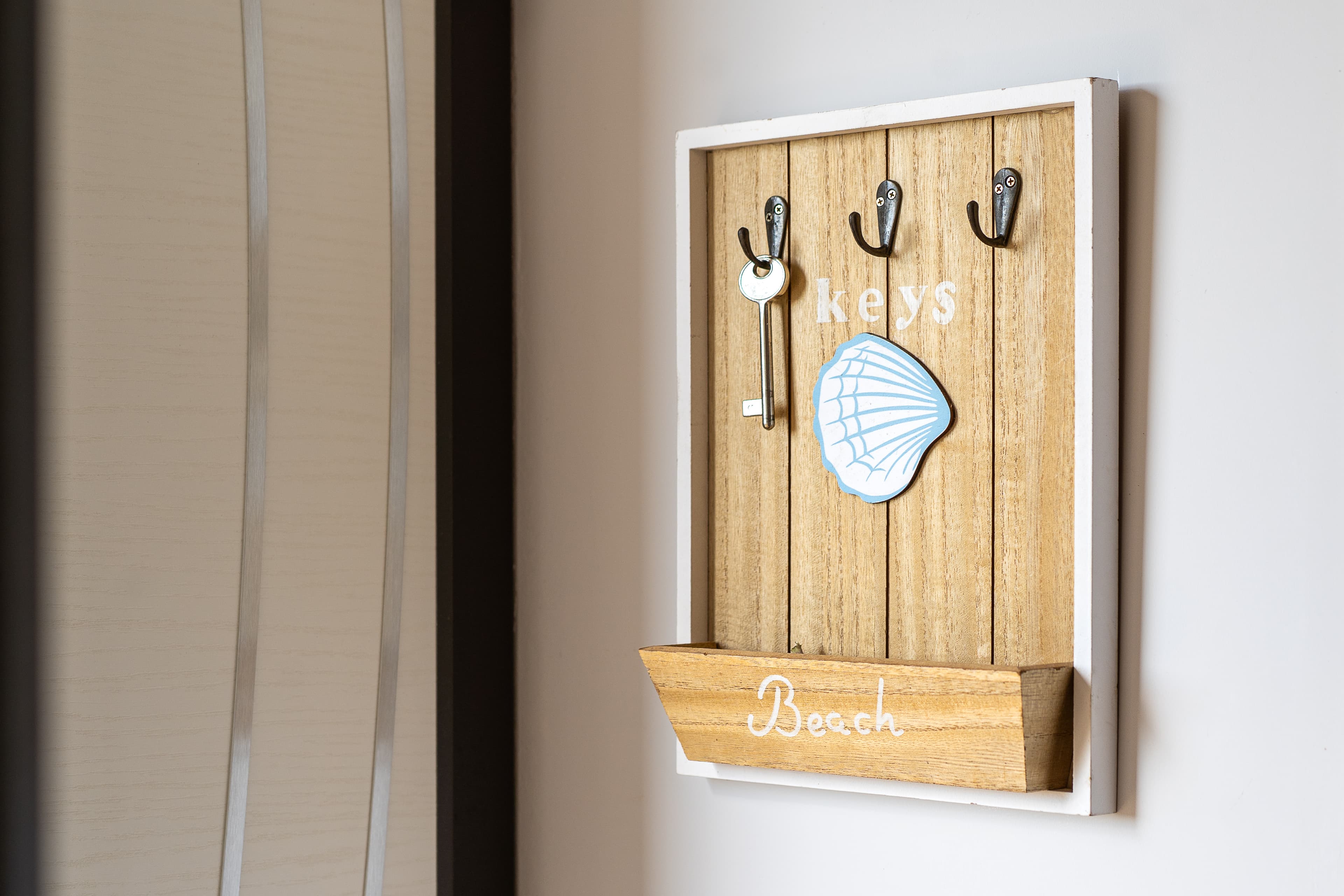 Vista della struttura tra natura e colline